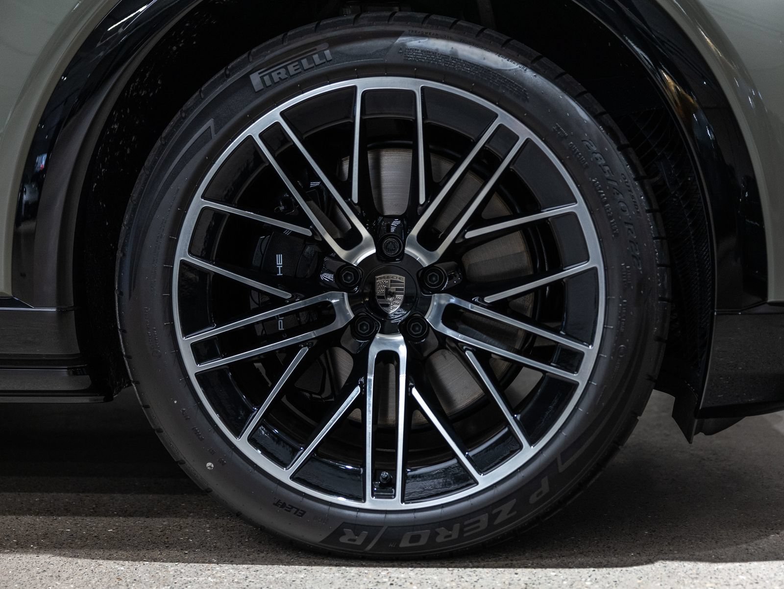 New 2026 Porsche Cayenne Turbo AWD/4WD image 20