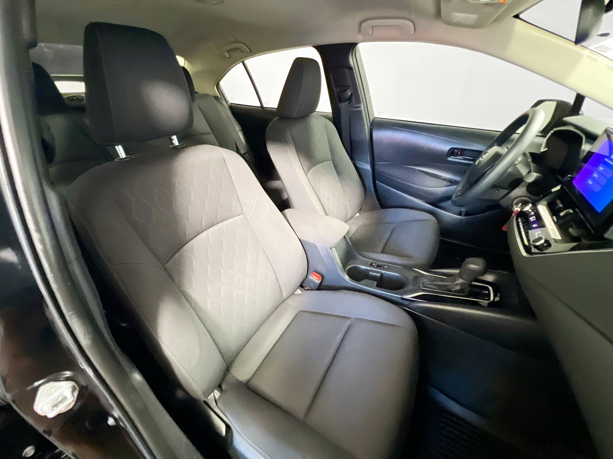 Used 2024 Toyota Corolla LE image 30