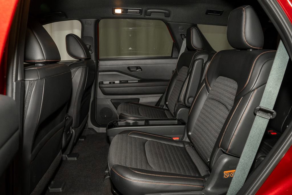 Certified 2024 Nissan Pathfinder Rock Creek image 8