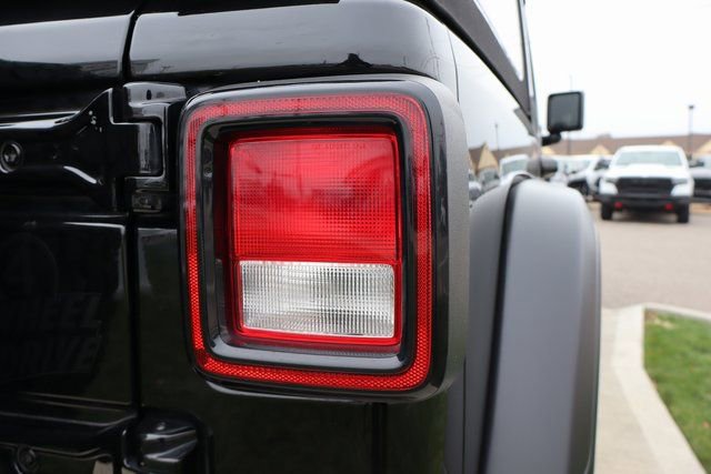 Used 2022 Jeep Wrangler Unlimited Sport image 36