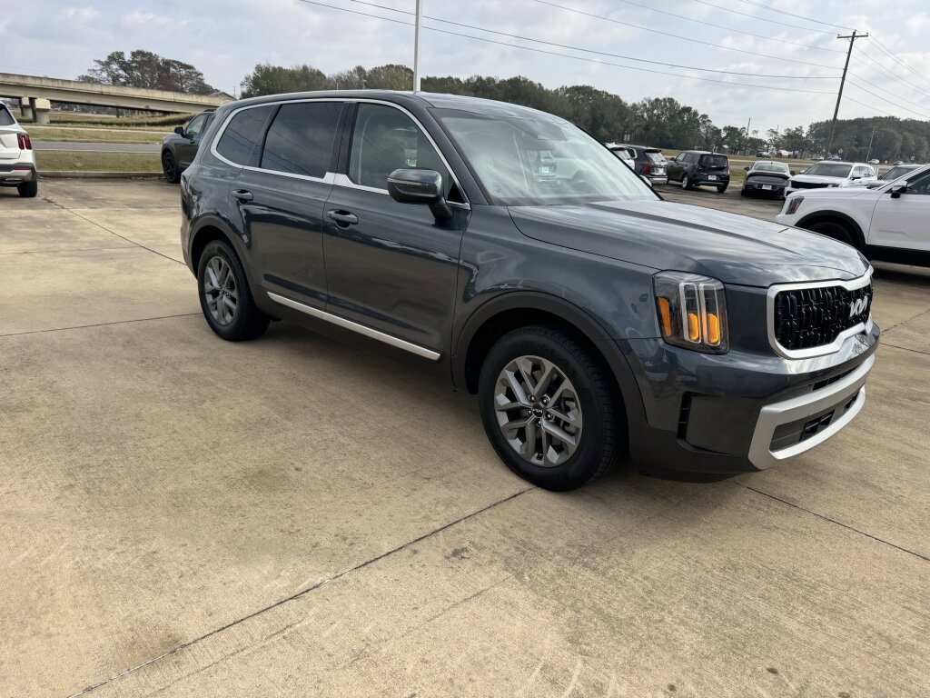 Used 2024 Kia Telluride LX image 9