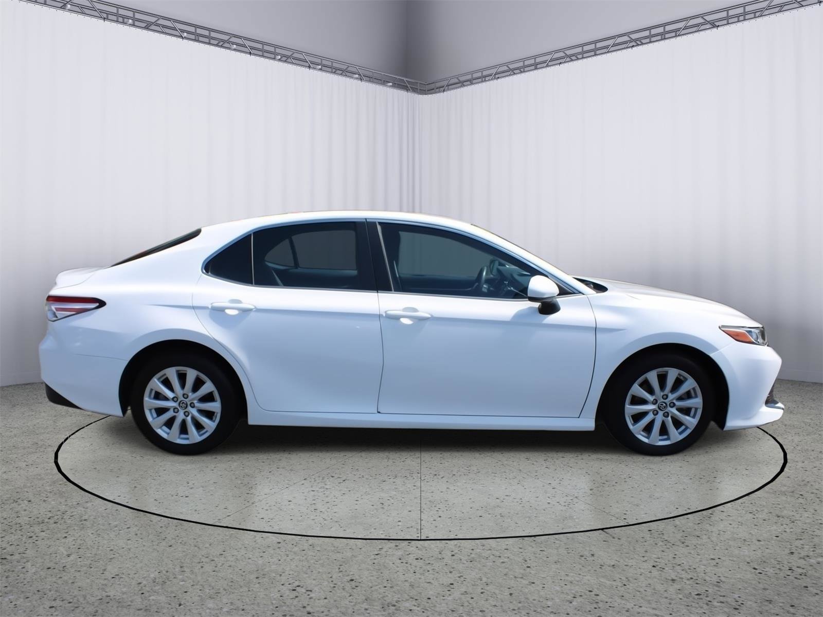 Used 2018 Toyota Camry LE FWD image 10
