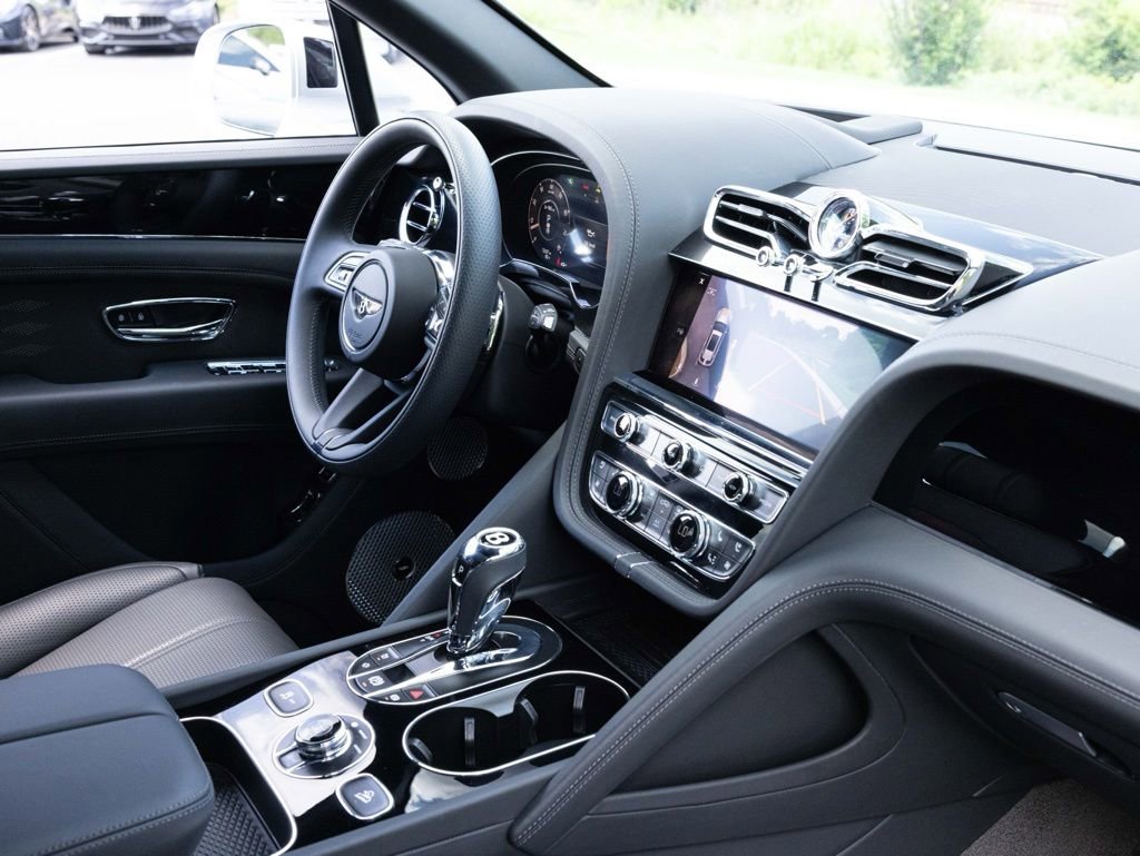 Certified 2024 Bentley Bentayga Extended Wheelbase image 48