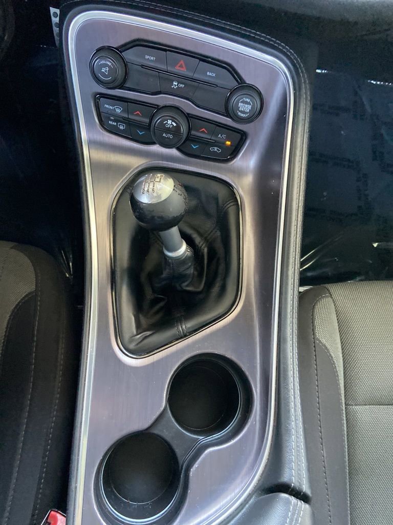 Used 2015 Dodge Challenger R/T w/ Quick Order Package 22B R/T RWD image 36