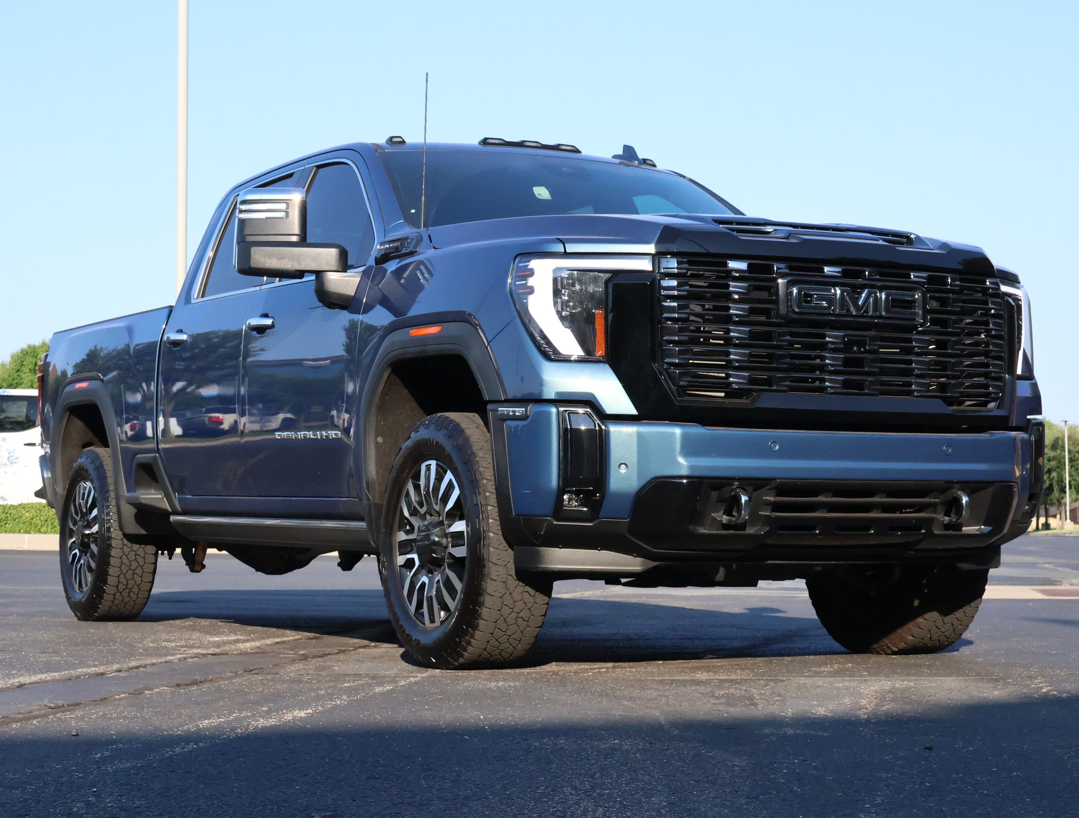 Used 2025 GMC Sierra 2500 Denali Ultimate w/ Max Trailering Package AWD/4WD image 1