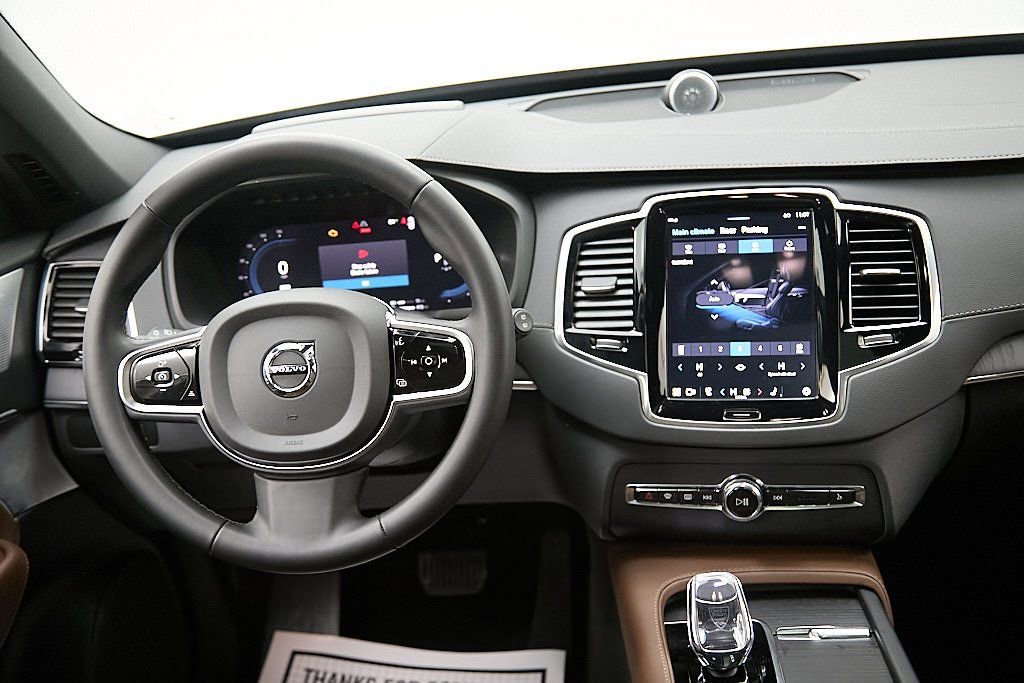 Certified 2024 Volvo XC90 T8 Ultimate w/ Protection Package image 29