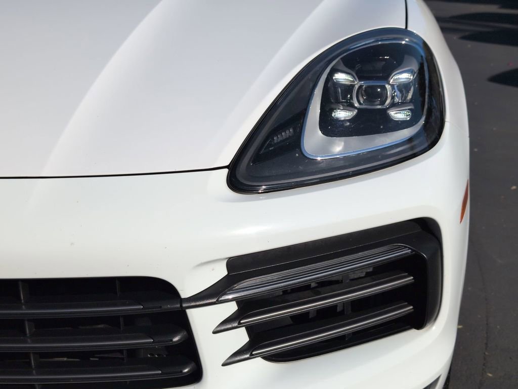 Used 2023 Porsche Cayenne Platinum Edition image 10