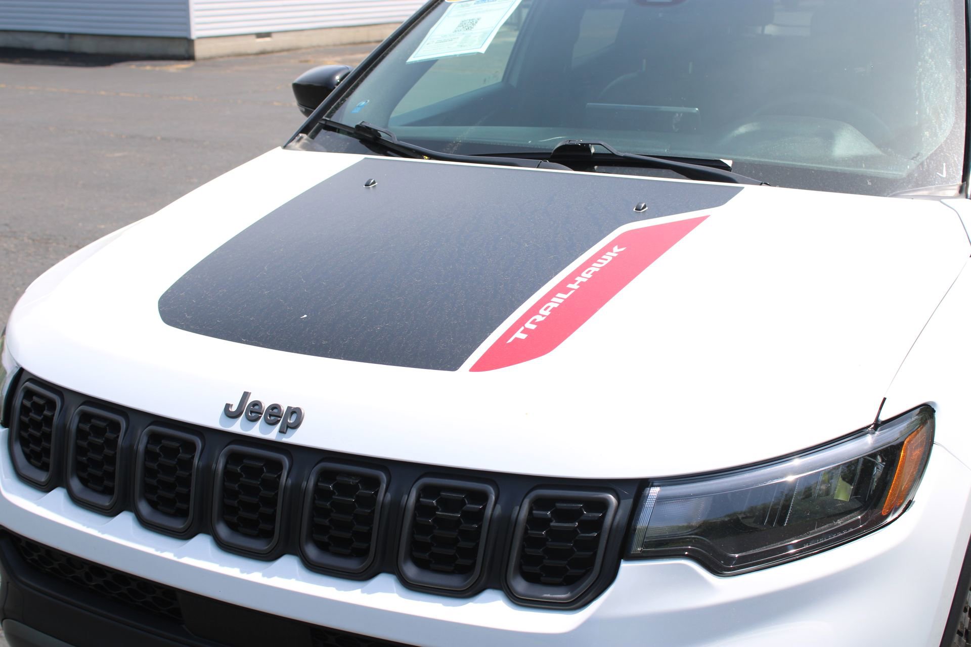 Used 2025 Jeep Compass Trailhawk AWD/4WD image 2