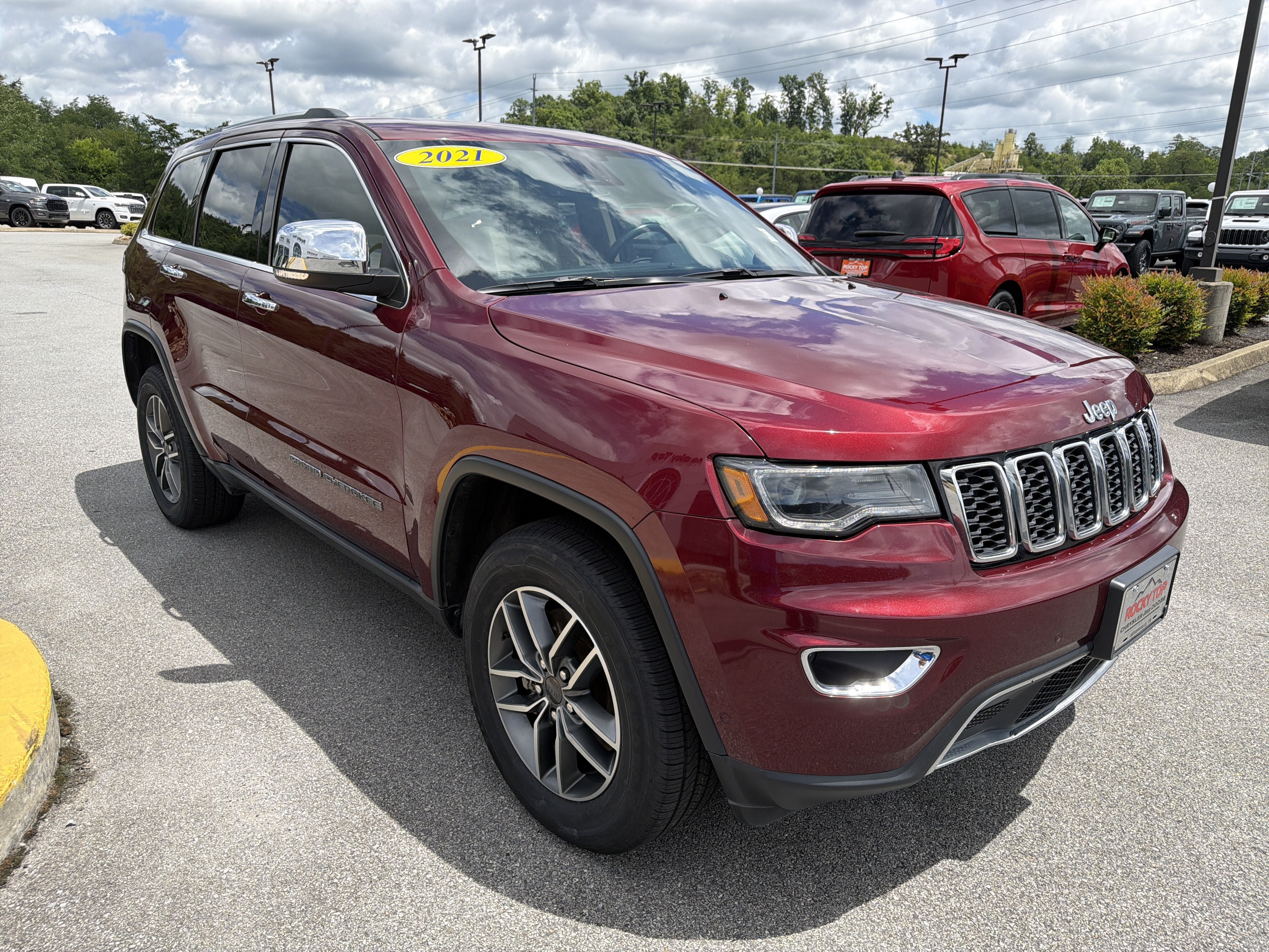 Used 2021 Jeep Grand Cherokee Limited w/ Luxury Group II AWD/4WD image 4