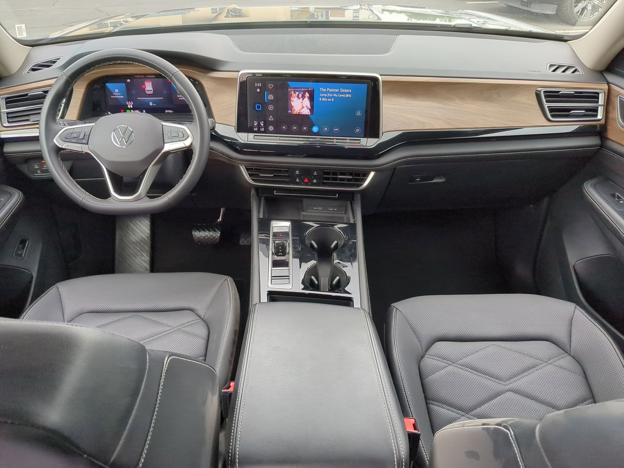 Used 2024 Volkswagen Atlas SE image 27