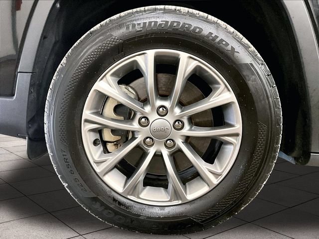 Used 2021 Jeep Cherokee Latitude Plus AWD/4WD image 9