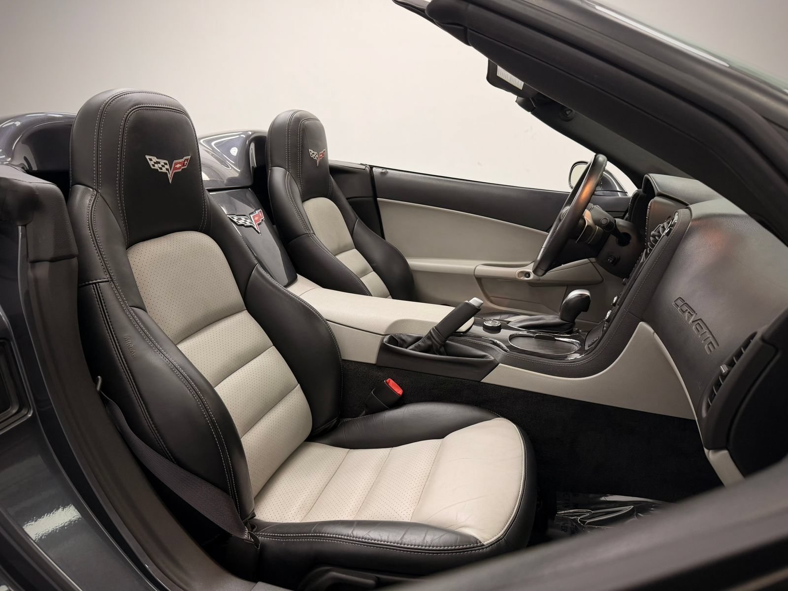 Used 2011 Chevrolet Corvette Grand Sport w/ Preferred Equipment Group RWD image 18