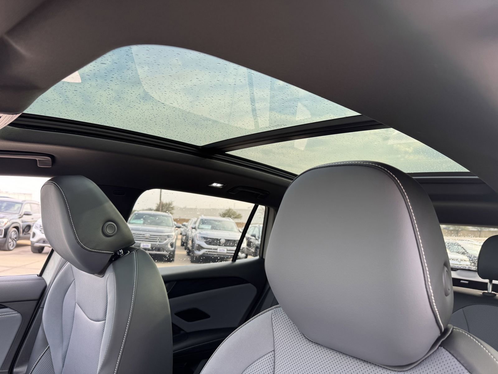 New 2026 Volkswagen Tiguan SE R-Line image 22