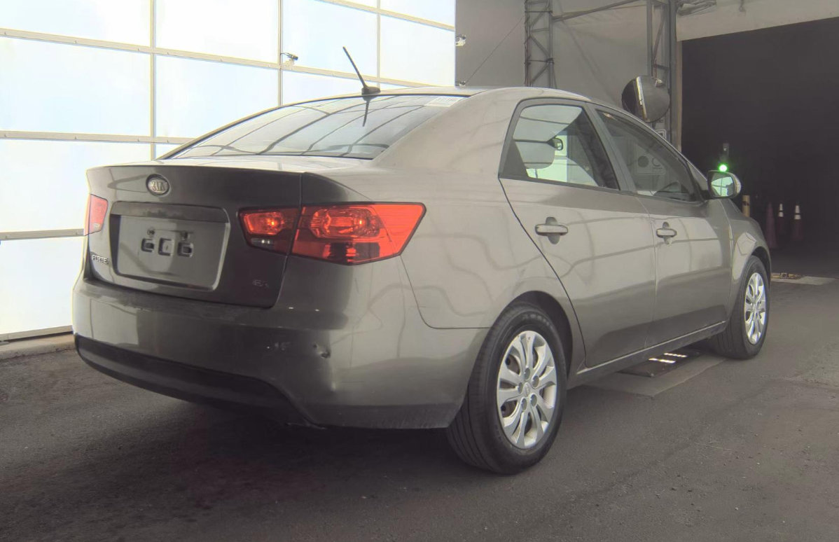 Used 2012 Kia Forte EX image 4