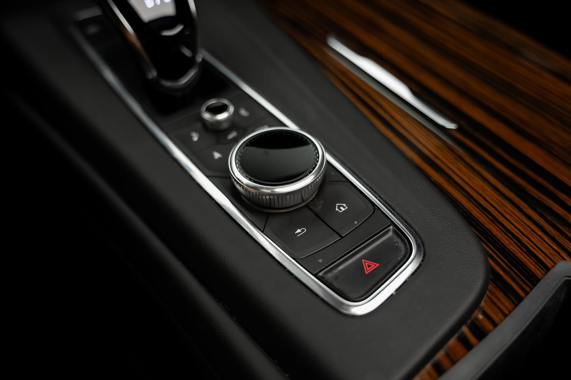 Used 2024 Cadillac Escalade ESV Premium Luxury RWD image 53