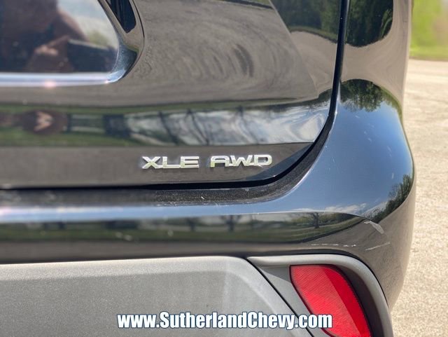 Used 2023 Toyota Highlander XLE image 12