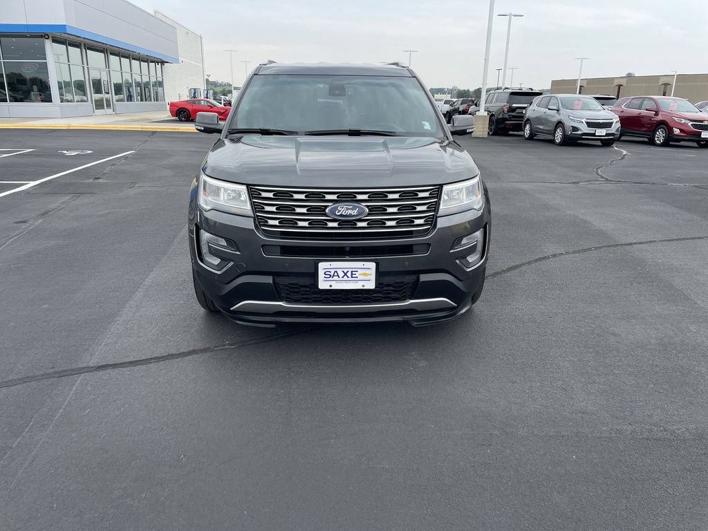 Used 2016 Ford Explorer Limited w/ Equipment Group 303A AWD/4WD image 9