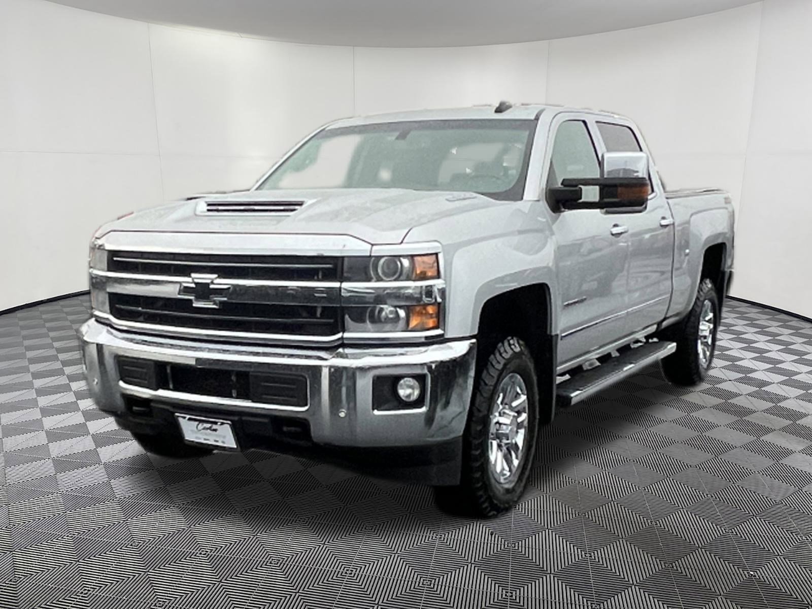 Used 2018 Chevrolet Silverado 3500 LTZ image 3
