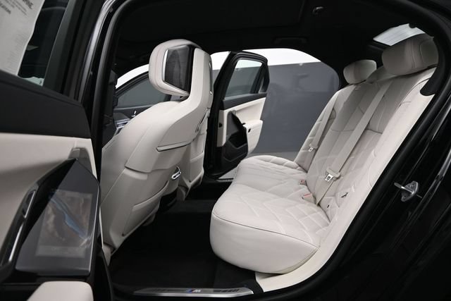 New 2026 BMW 760i xDrive AWD/4WD image 18