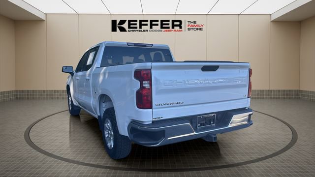 Used 2022 Chevrolet Silverado 1500 LT RWD image 3