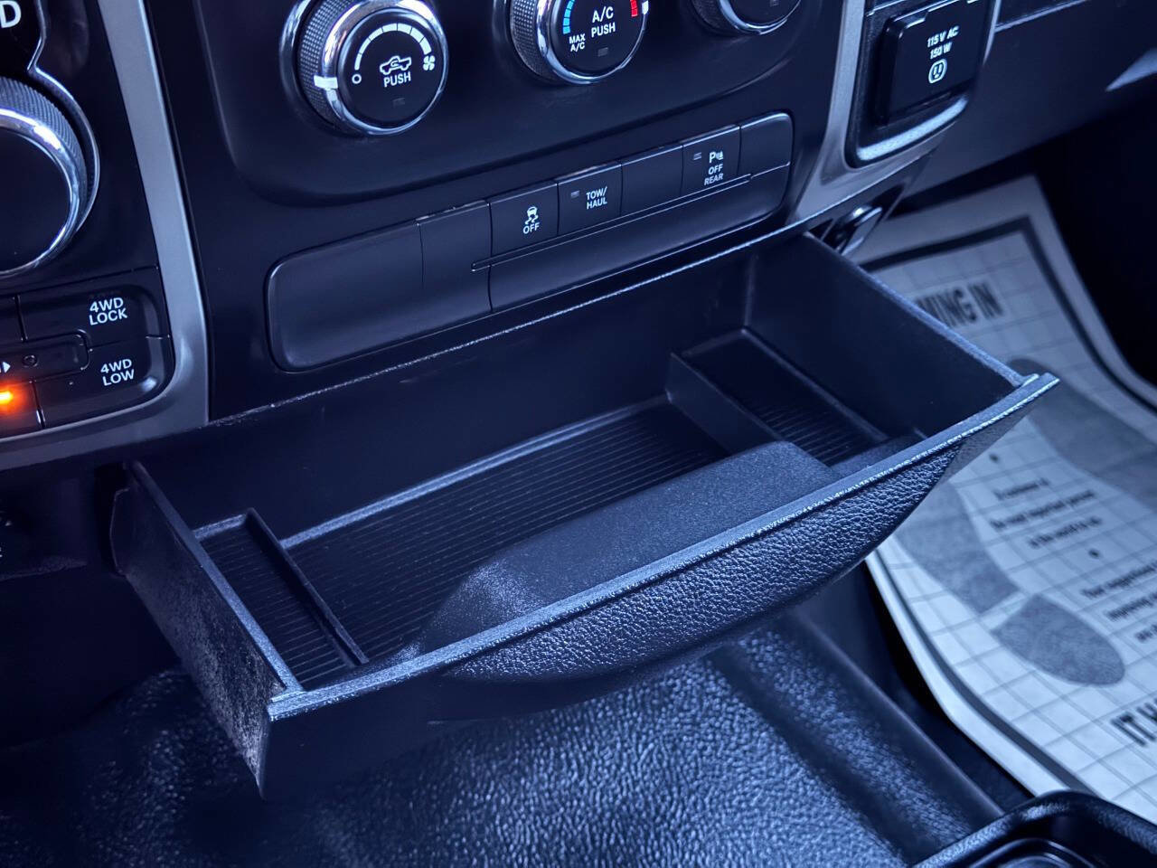 Used 2017 RAM 1500 Classic SLT image 21