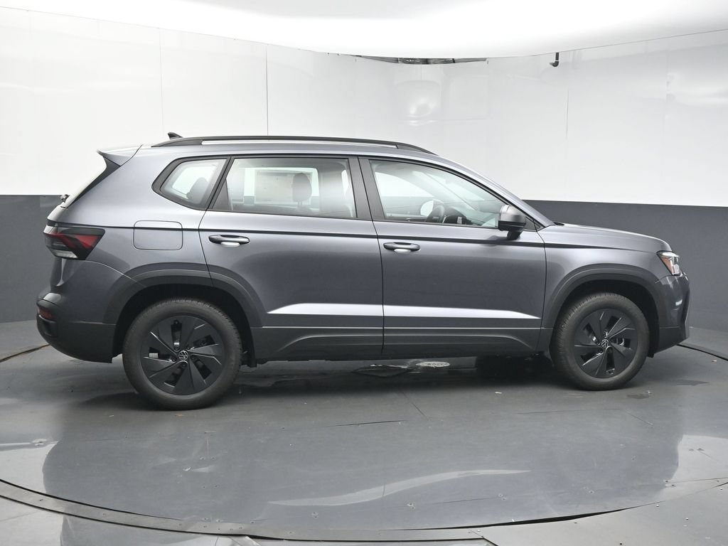 Used 2025 Volkswagen Taos SE FWD image 8