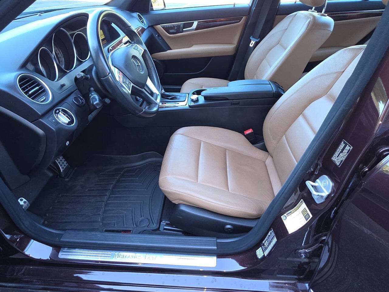 Used 2012 Mercedes-Benz C 250 Sedan image 15