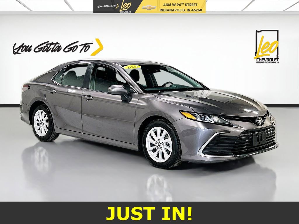 Used 2024 Toyota Camry LE image 3