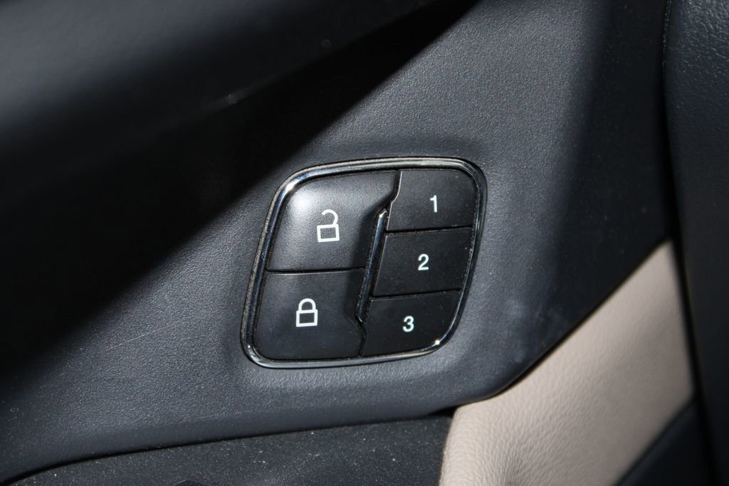 Used 2023 Ford Expedition Limited image 30