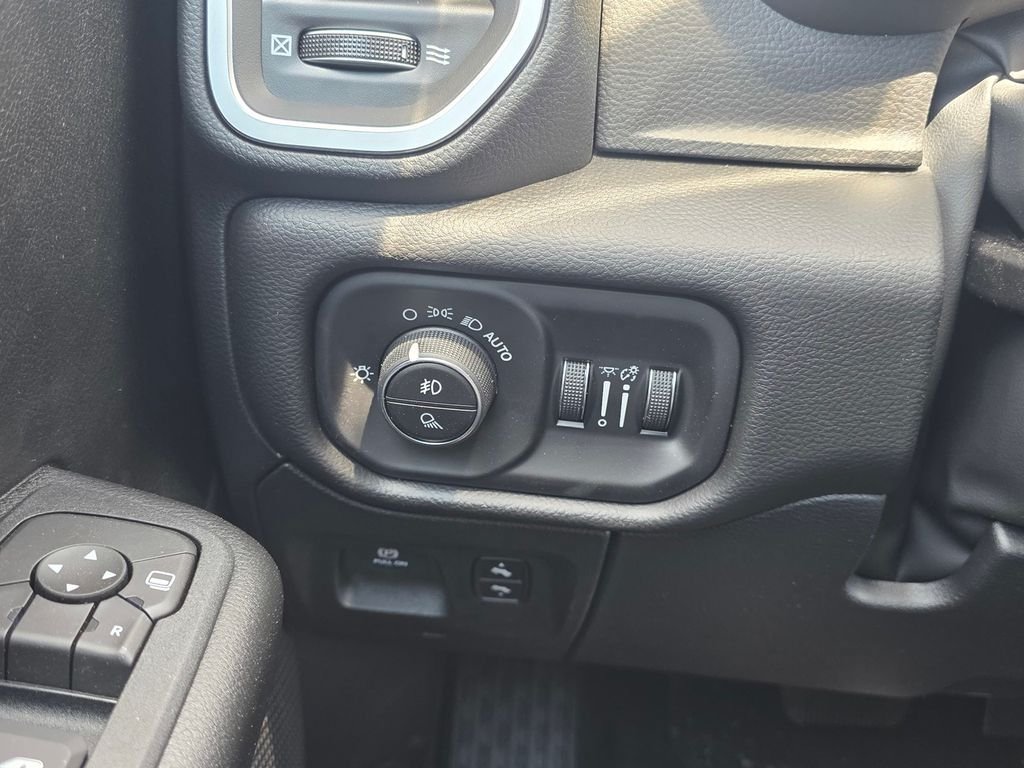 New 2026 RAM 1500 Big Horn AWD/4WD image 21