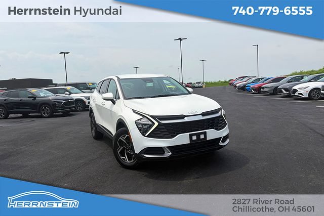 Used 2023 Kia Sportage LX AWD/4WD image 1