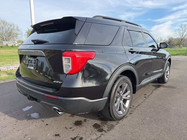 Used 2022 Ford Explorer XLT w/ Equipment Group 202A image 7