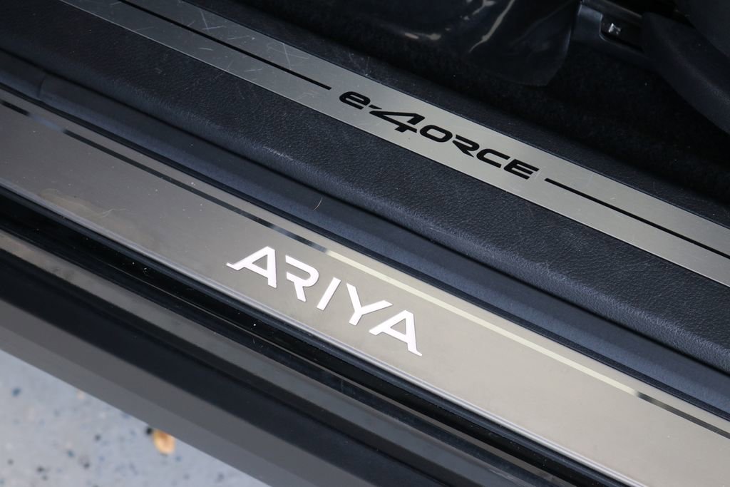 Used 2023 Nissan Ariya AWD image 15