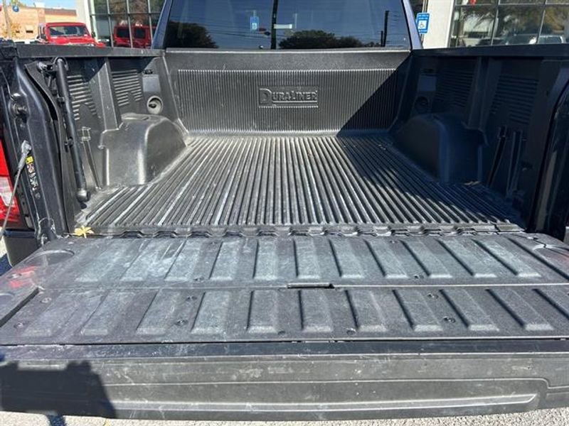 Used 2025 GMC Sierra 1500 SLT AWD/4WD image 10