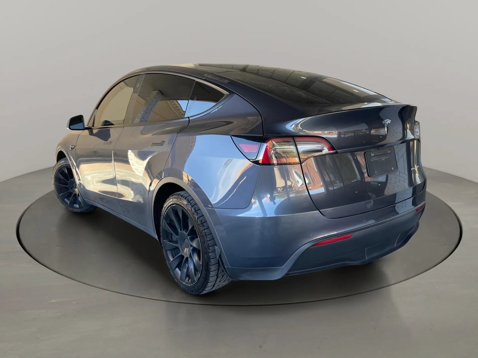 Used 2021 Tesla Model Y Long Range AWD/4WD image 3