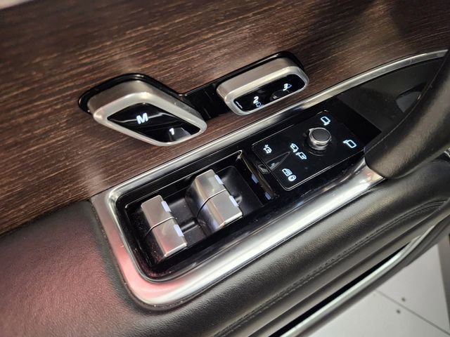 New 2023 Land Rover Range Rover SE image 22