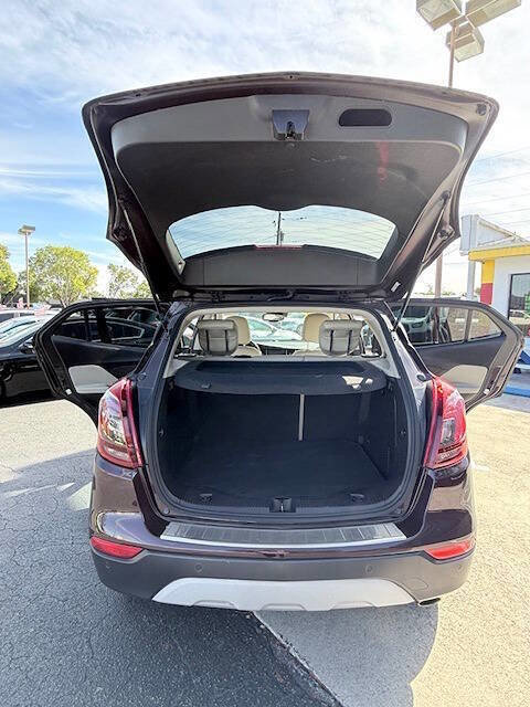 Used 2018 Buick Encore Premium image 16