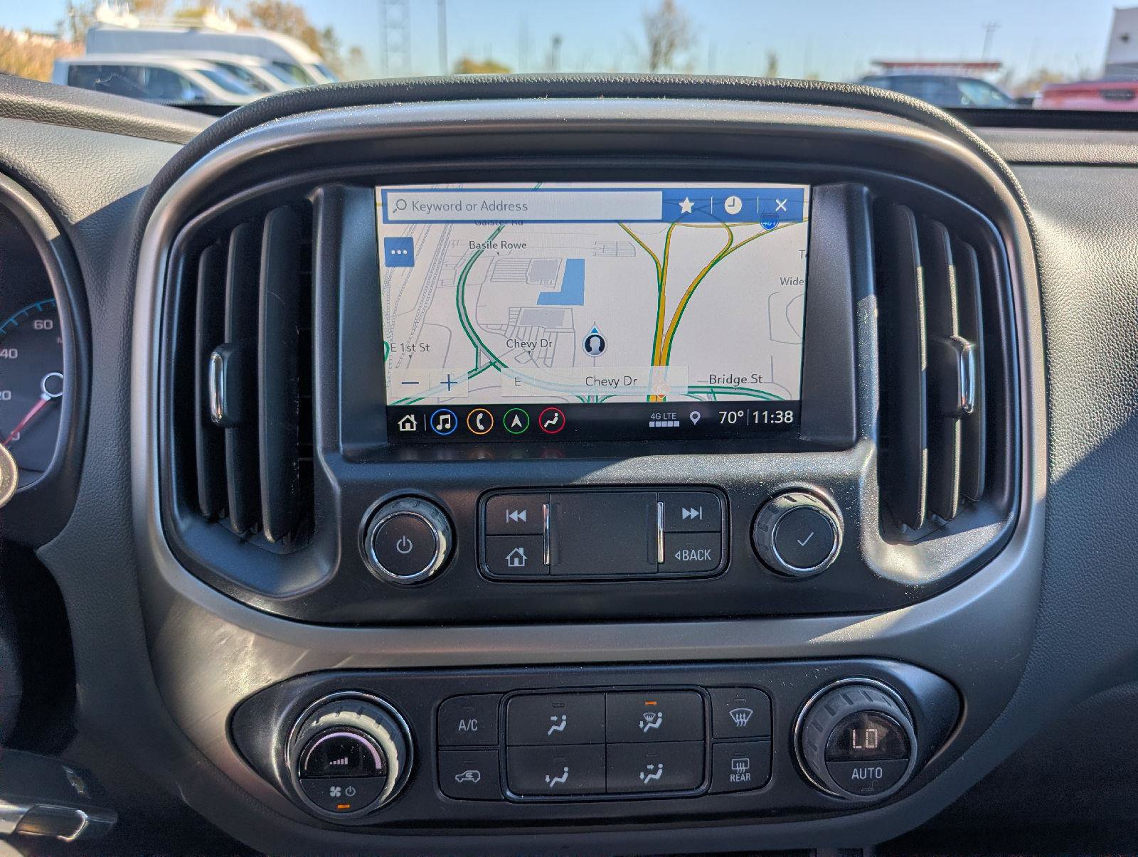 Used 2022 Chevrolet Colorado Z71 AWD/4WD image 14