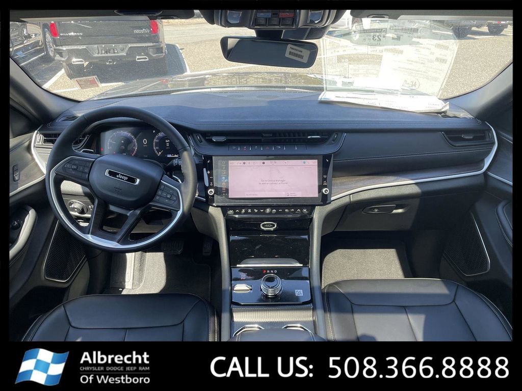 New 2026 Jeep Grand Cherokee Limited w/ Limited Altitude Package AWD/4WD image 18