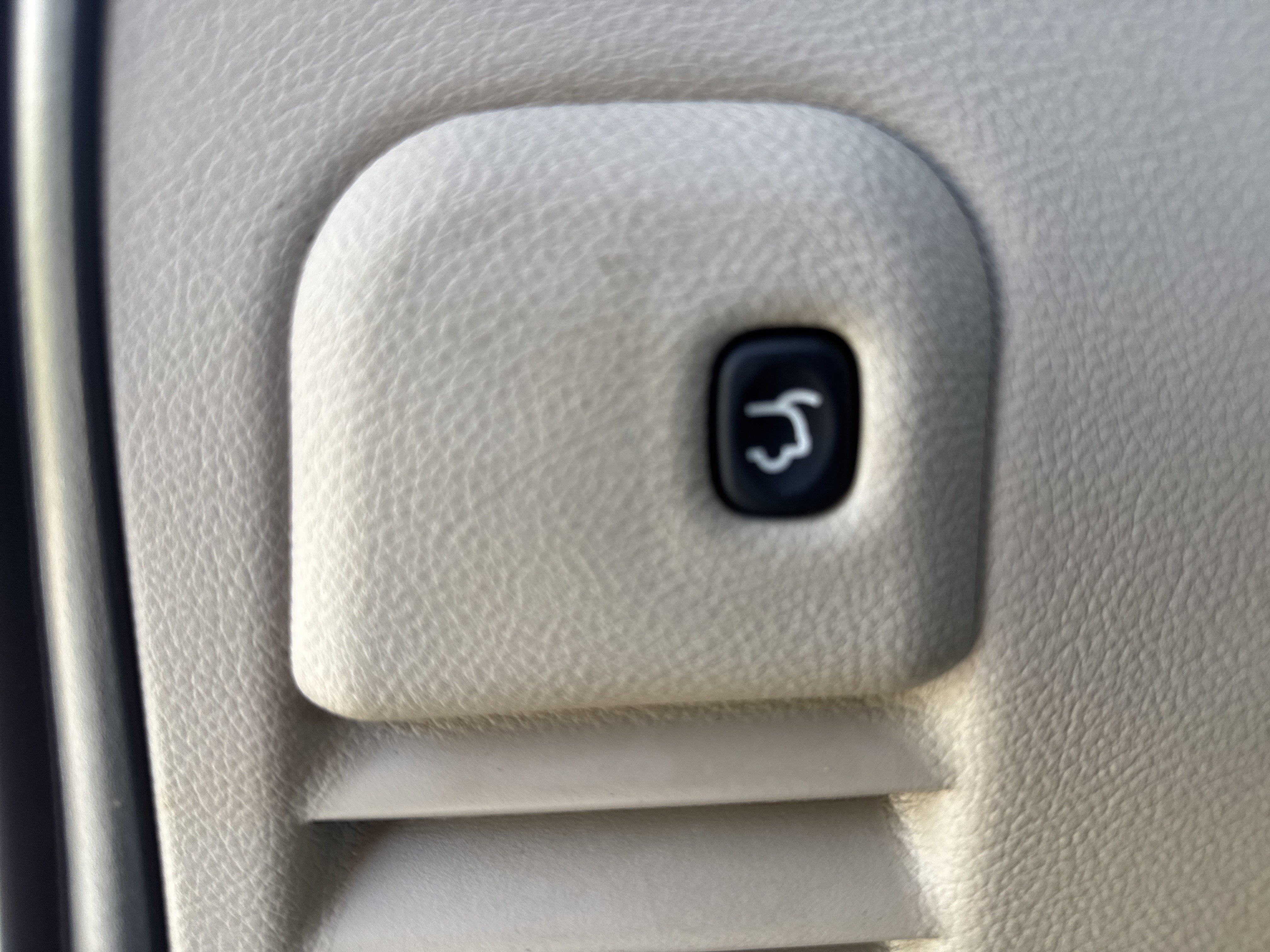 Used 2020 Jeep Grand Cherokee Limited w/ Trailer Tow Group IV image 35