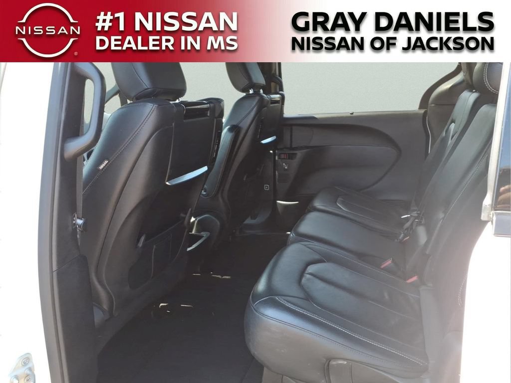 Used 2020 Chrysler Pacifica Touring-L Plus FWD image 27