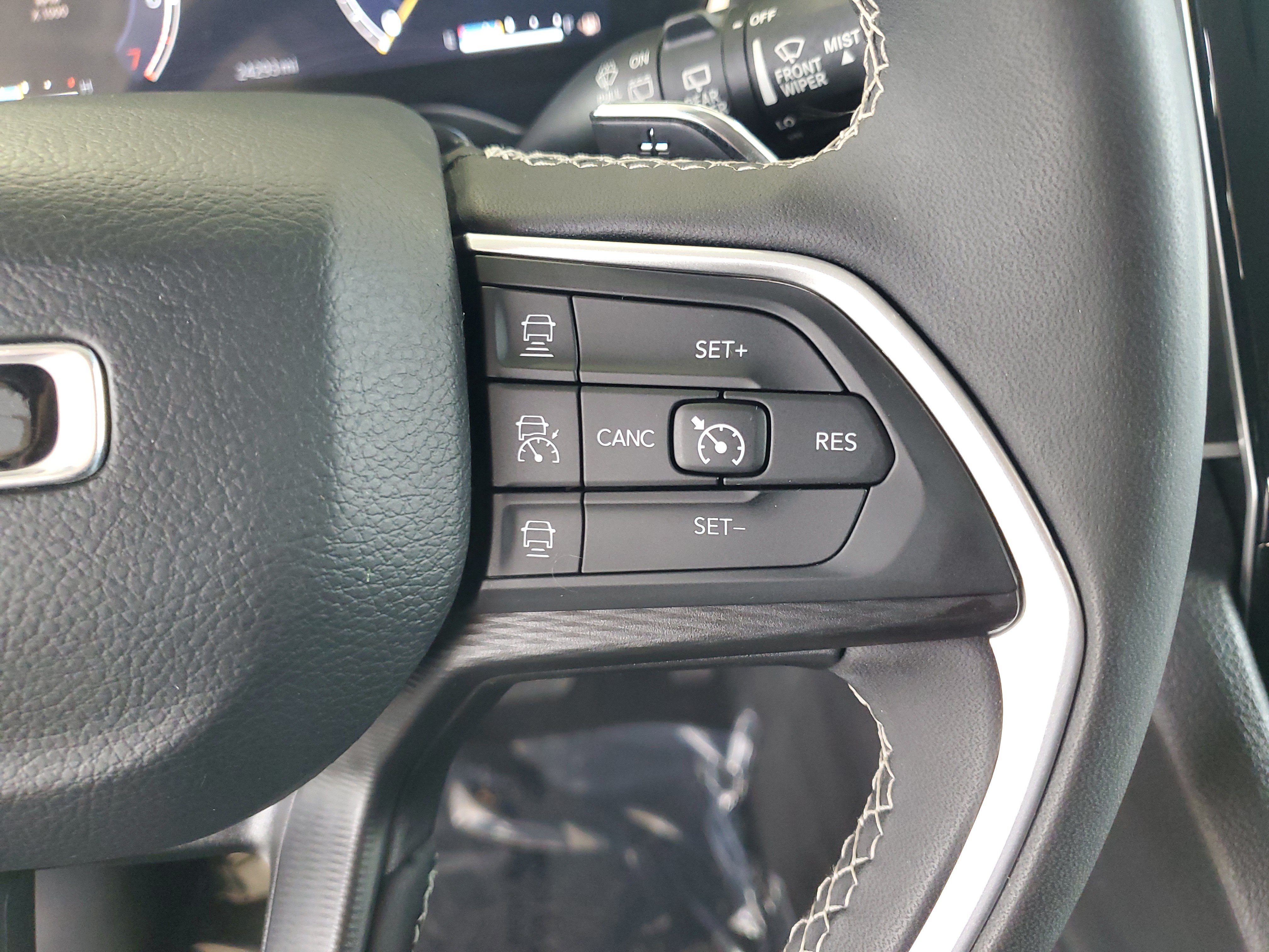Certified 2023 Jeep Grand Cherokee Laredo w/ Trailer Tow Prep Group (B) AWD/4WD image 25