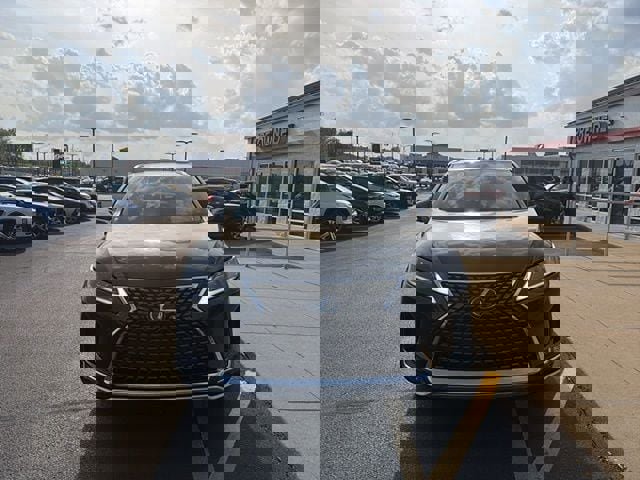 Used 2020 Lexus RX 350L Premium w/ Premium Package image 12