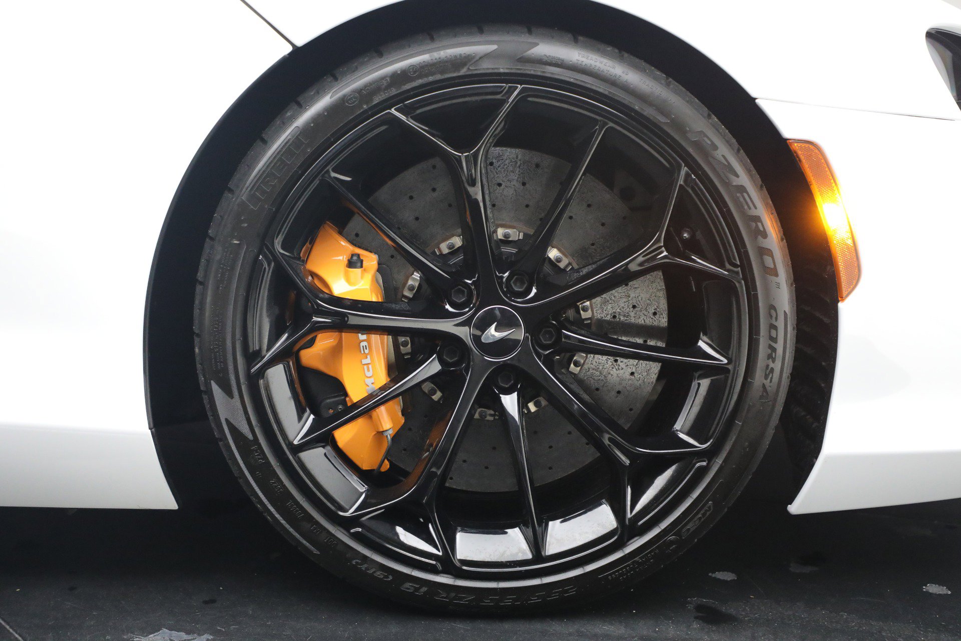 Used 2023 McLaren Artura image 43