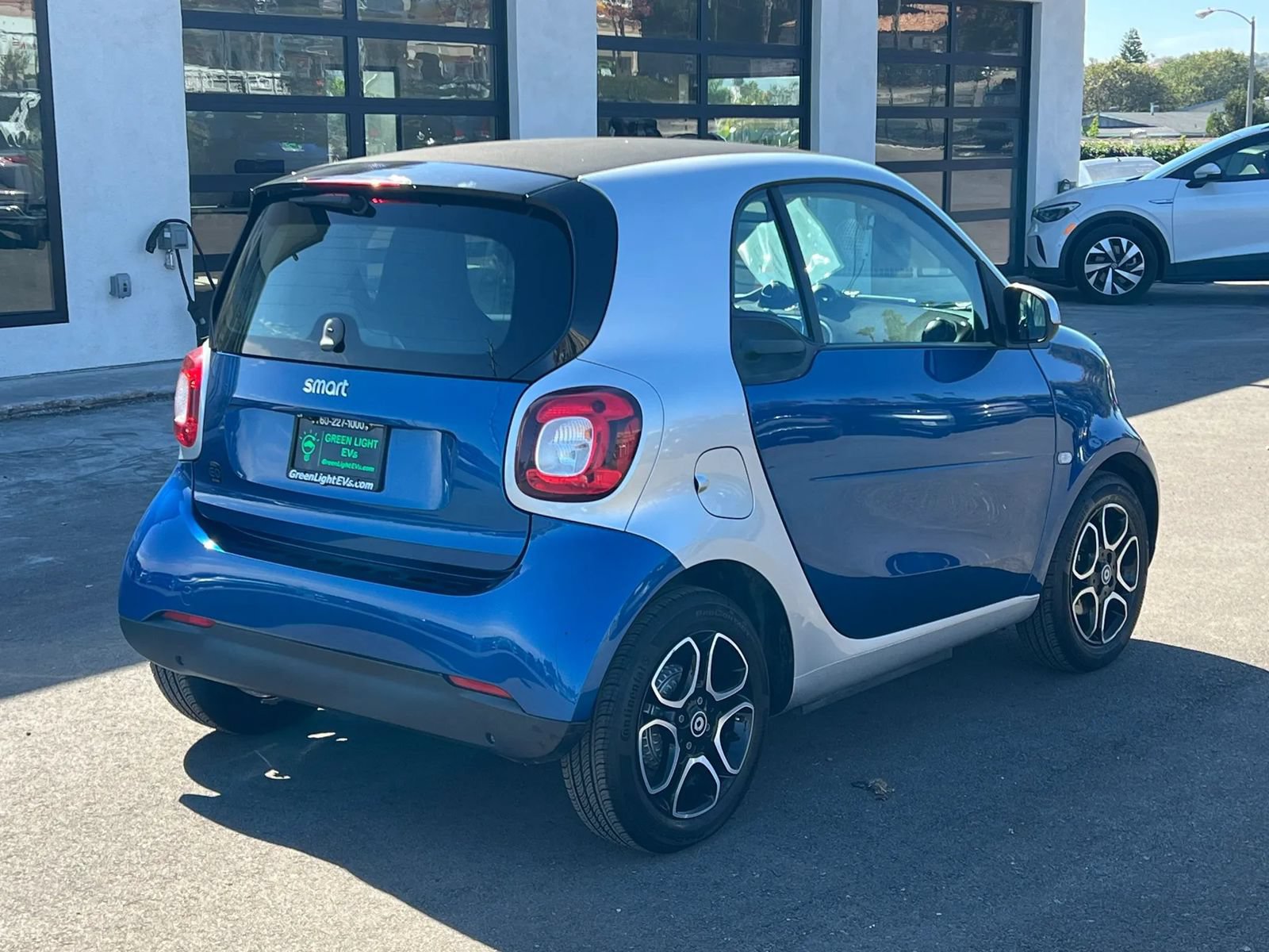 Used 2018 smart fortwo electric drive RWD image 5