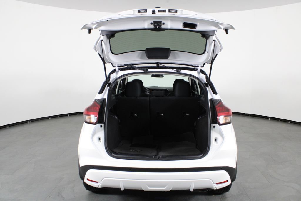 Certified 2023 Nissan Kicks SV FWD image 17