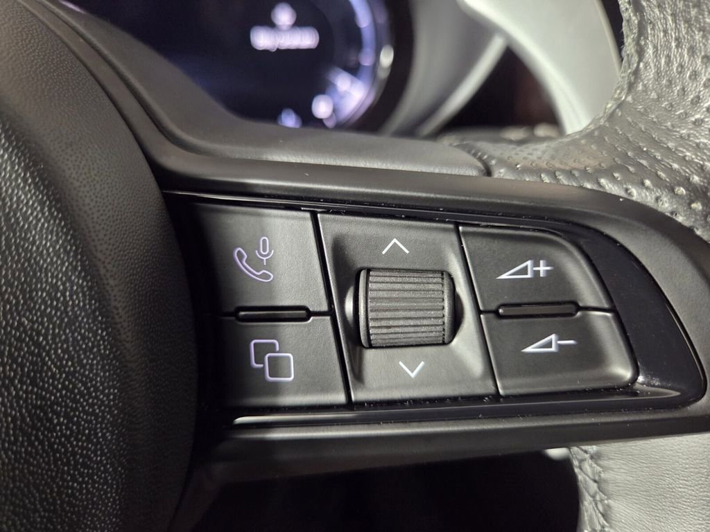 Used 2024 Alfa Romeo Giulia Veloce image 18