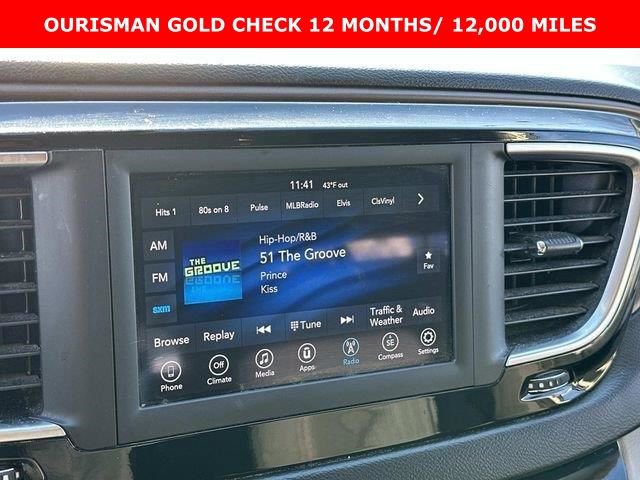 Used 2019 Chrysler Pacifica Touring Plus image 18