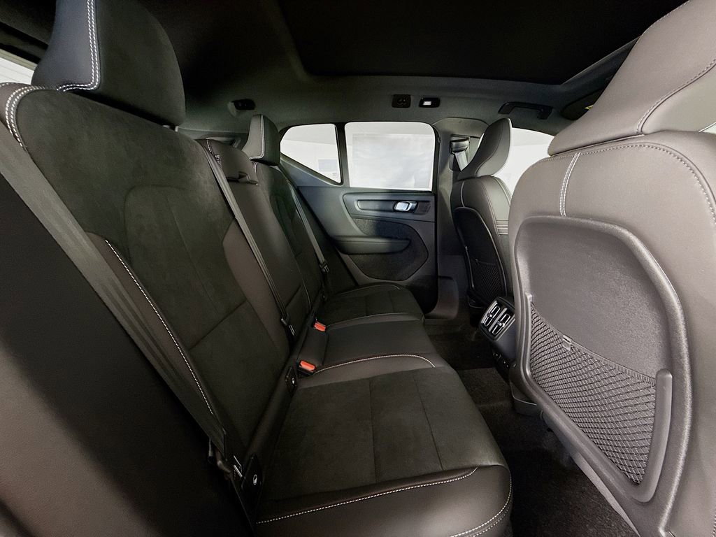 New 2026 Volvo XC40 B5 Ultra w/ Climate Package image 29
