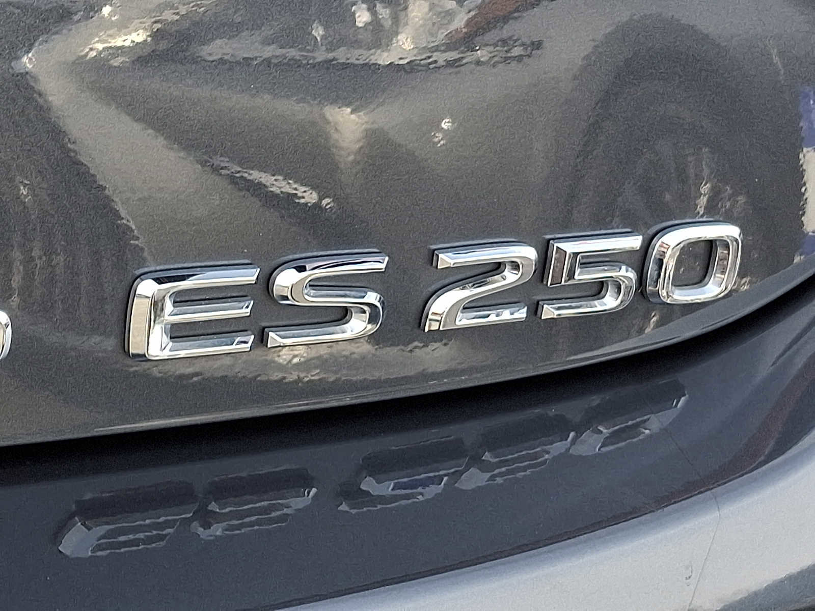 Used 2024 Lexus ES 250 w/ Premium Package image 27